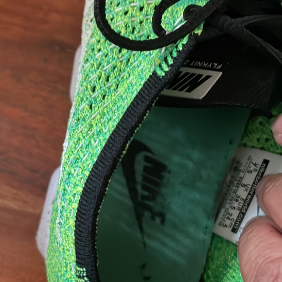 Nike zoom flyknit neon green training shoes - Picture 8 of 11